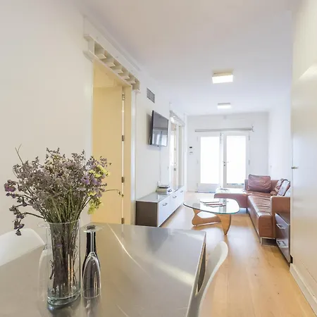 My Space - 2 Bedroom In Uptown Apartment Barcelona