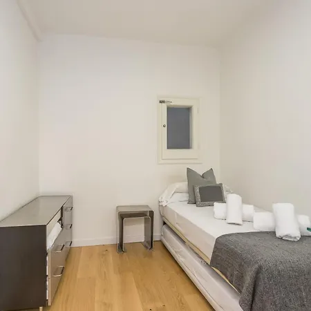 My Space - 2 Bedroom In Uptown Apartment