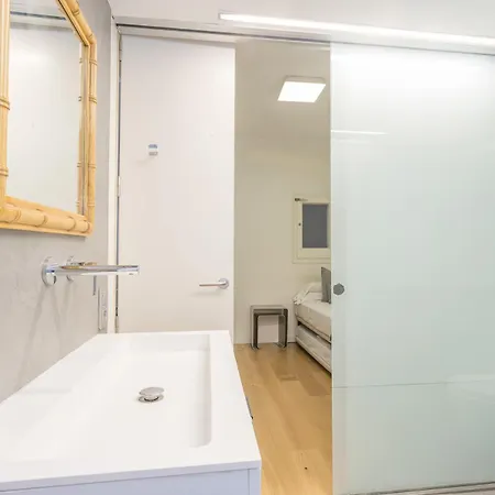 My Space - 2 Bedroom In Uptown Barcelona