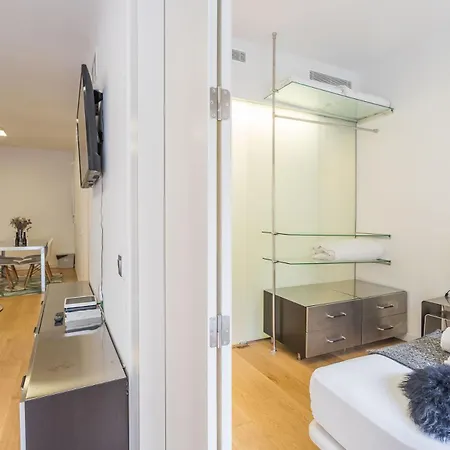 My Space - 2 Bedroom In Uptown Apartment *