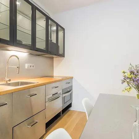 My Space - 2 Bedroom In Uptown Barcelona